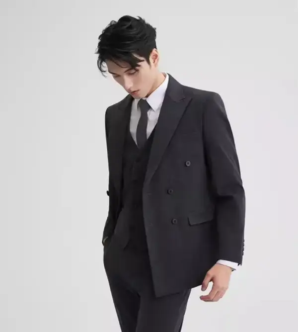 Structured Men’s Plus Size Three-Piece Suit Set, Black