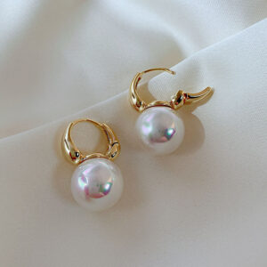 Ma Fanshu Spring Festival Gala same style simple pearl earrings Korean Dongdaemun earrings simple French retro earrings earrings for women