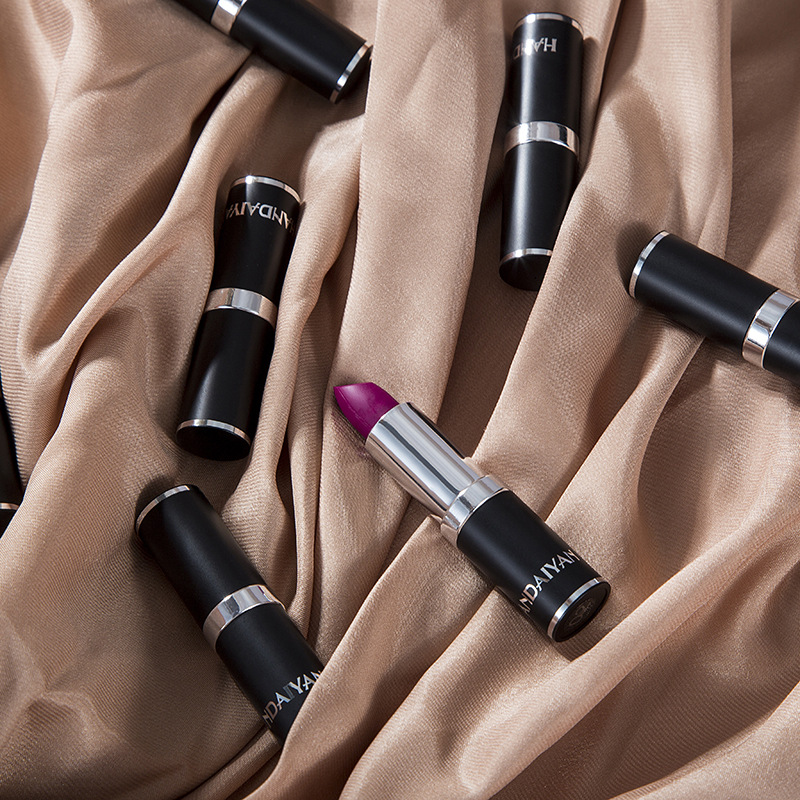 Long-Lasting Moisturizing Matte Lipstick - Velvet Finish