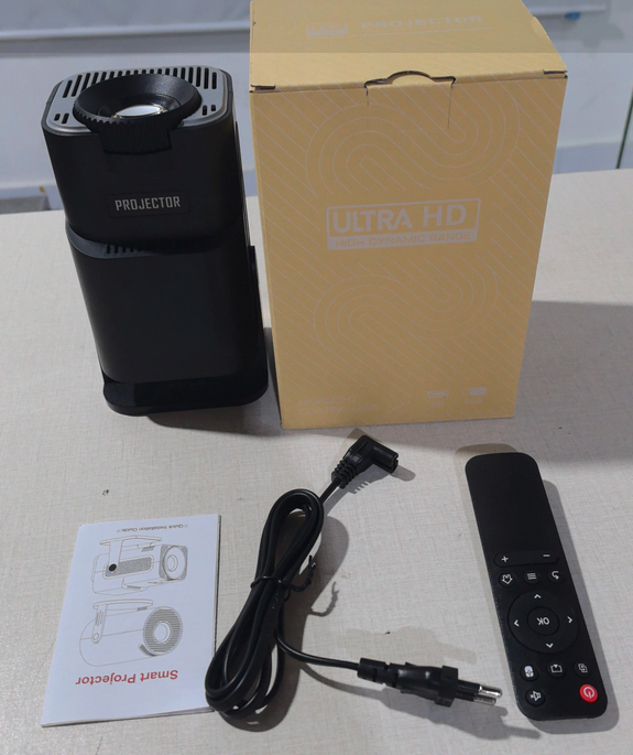 HY300/HY300pro projector, smart Android 4K home wireless portable screen projection 13720P. HY300/HY300pro projector, smart Android 4K home wireless portable screen projection 13720P.