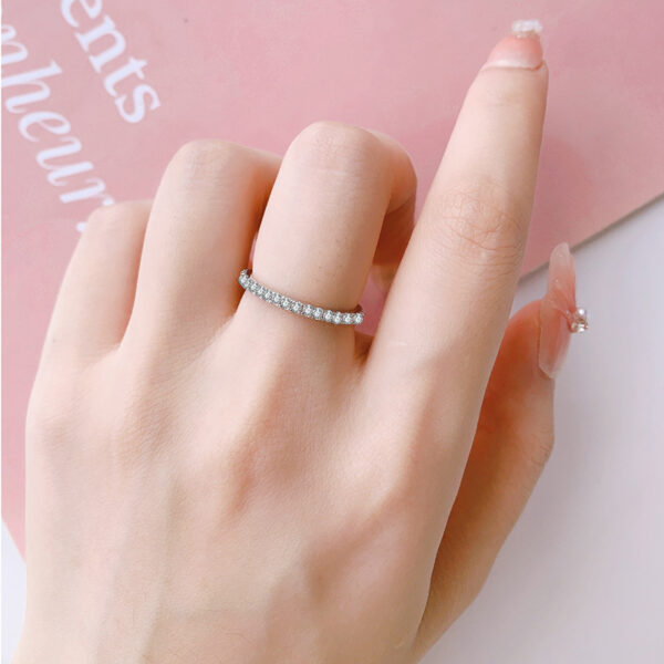 Factory direct wholesale S925 sterling silver women's rings with star pattern, moissanite rings, niche and high-end style. Factory direct wholesale S925 sterling silver women's rings with star pattern, moissanite rings, niche and high-end style.