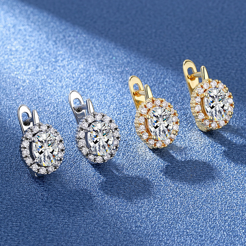 Light-Luxury Ear Clips in Platinum or 18 K Gold Finish Light-Luxury Ear Clips in Platinum or 18 K Gold Finish