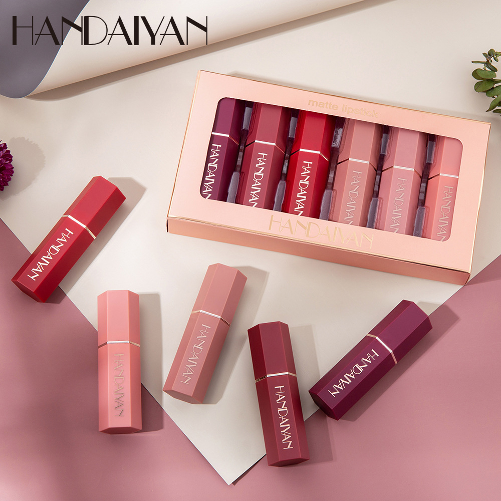 Moisturizing Matte Lipstick Set with Hexagonal Velvet Texture Moisturizing Matte Lipstick Set with Hexagonal Velvet Texture