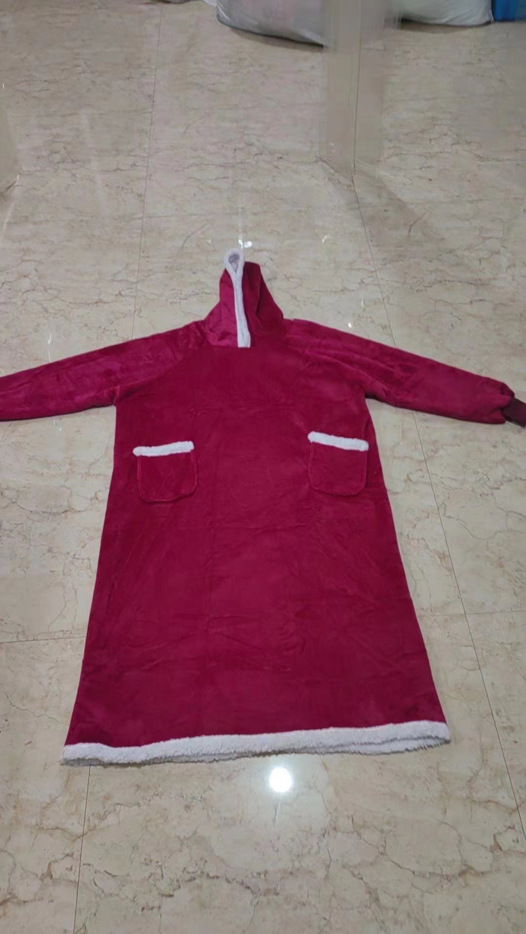 Oversized Wearable Blanket Hoodie Sweatshirt for Warm TV Evenings