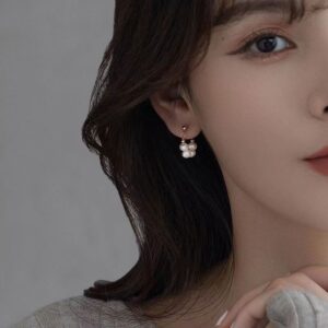 Pearl earrings light luxury temperament high-end earrings ins niche gentle design earrings 2023 new earrings