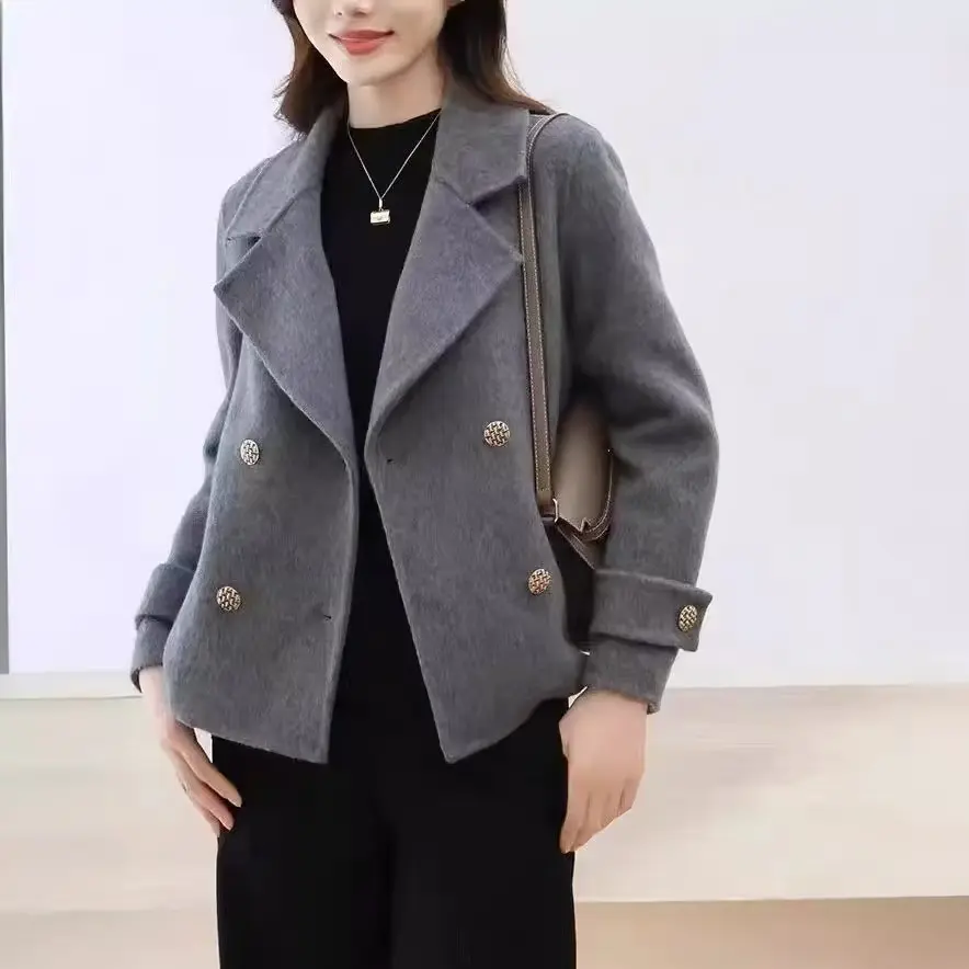 Elegant Women’s Wool Coat with Button Detail and 3 D Pattern Elegant Women’s Wool Coat with Button Detail and 3 D Pattern