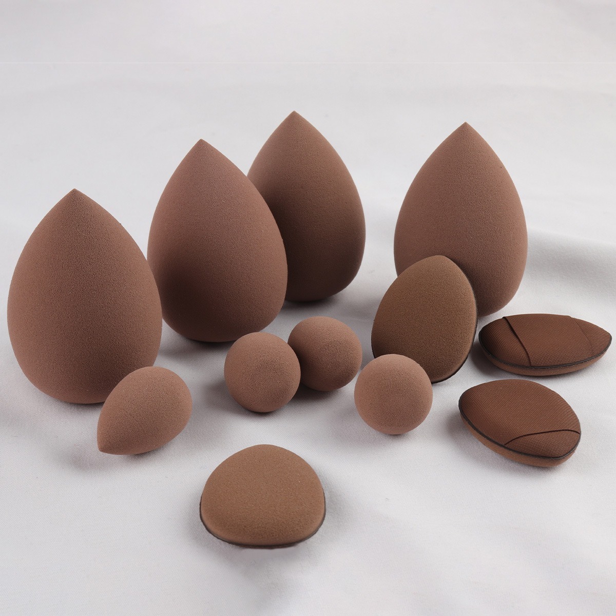 Smooth Blending Sponge Puff 40-Piece Makeup Tool Set Case Smooth Blending Sponge Puff 40-Piece Makeup Tool Set Case