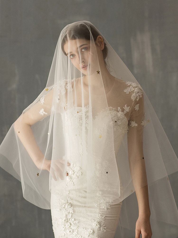 Waterfall Bridal Veil with Double Leaf Edge, 60-80 cm
