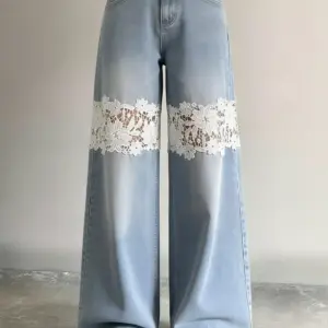 Women's Light Wash Lace Insert Wide Leg Jeans