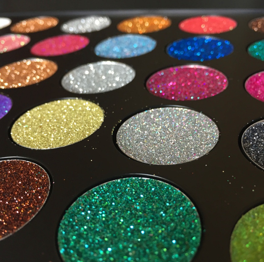 High-Sparkle 35-Color Glitter Powder Sequin Eyeshadow + Applicator High-Sparkle 35-Color Glitter Powder Sequin Eyeshadow + Applicator
