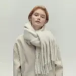 15ec23c1-db96-406a-af8b-4115cb171758.webp Cozy Long Neck Warmer Scarf for Winter Warmth & Style - 45 x230 cm