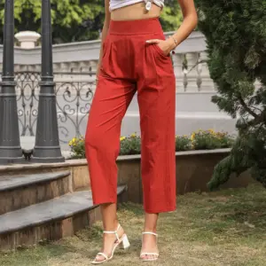 High-Waist Cropped Wide-Leg Pants with Pockets - Red