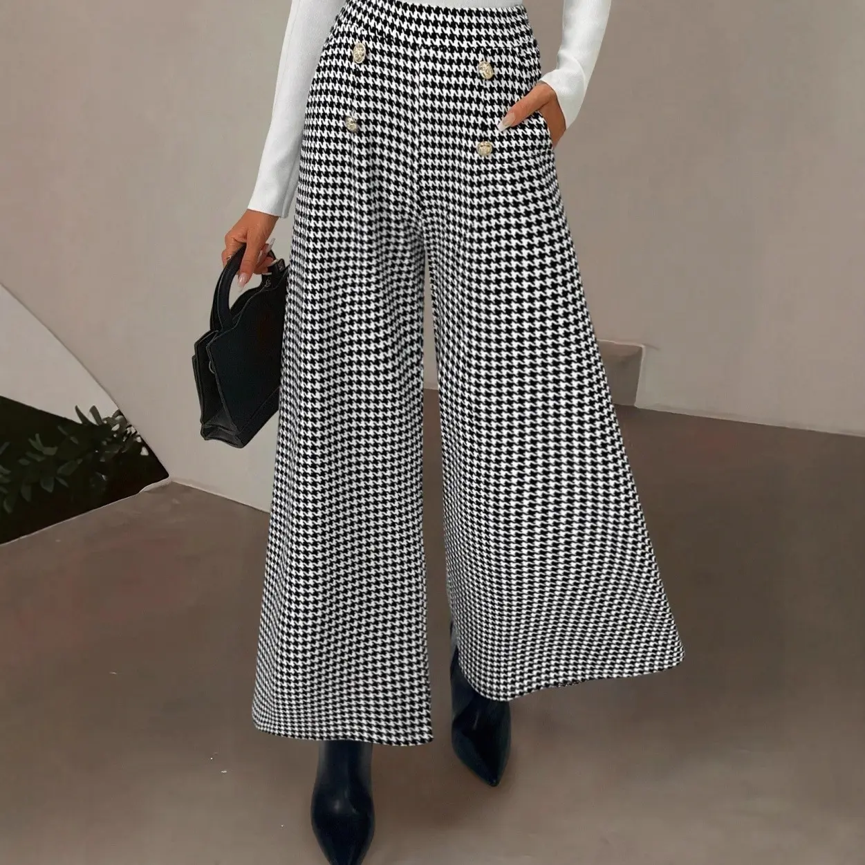 Textured 3 D Embossed Houndstooth Cropped Wide-Leg Pants - Black Textured 3 D Embossed Houndstooth Cropped Wide-Leg Pants - Black