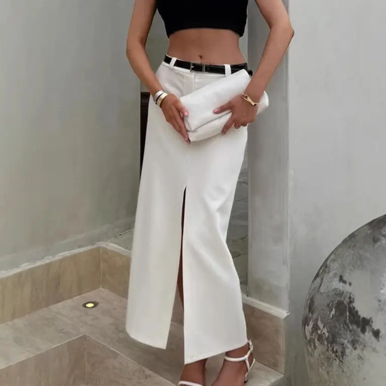 Structured French-Style Commuter Skirt in White with Slit