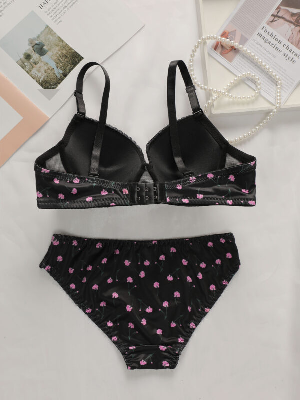 Minimalist Black Women’s Lingerie Set with S-XL Sizes