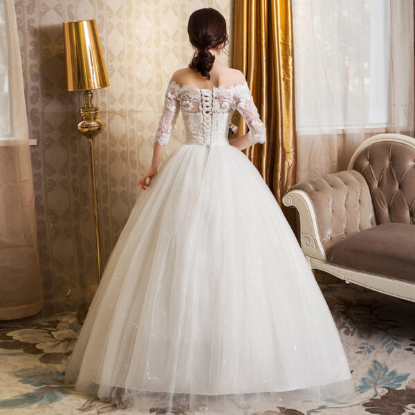One-shoulder lace slim skirt One-shoulder lace slim skirt