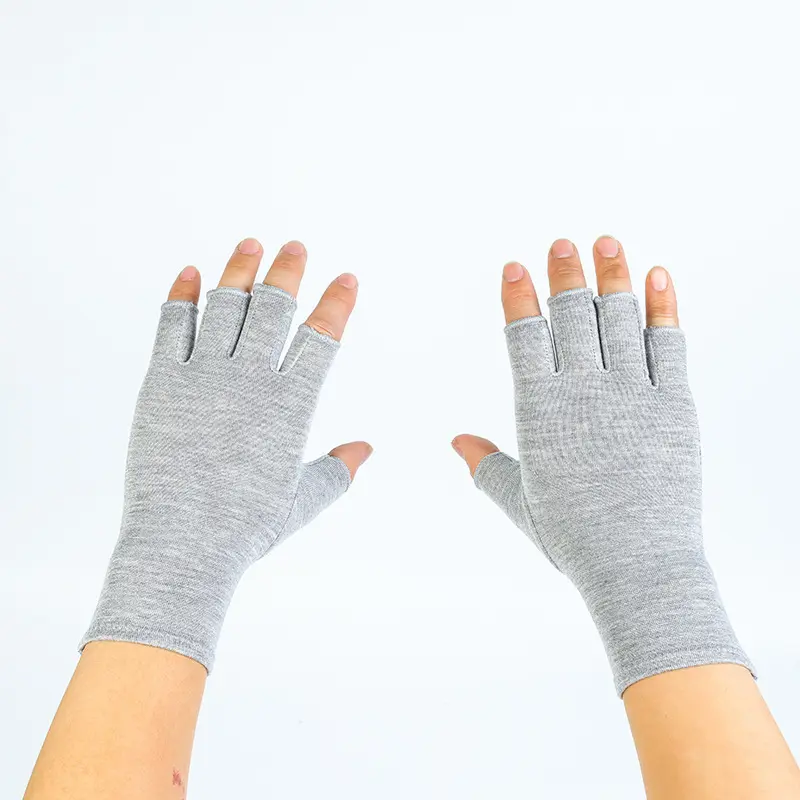Targeted Warmth Bamboo Fiber Half-Finger Compression Gloves