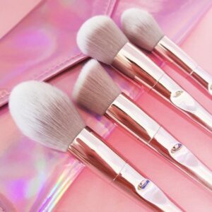 Concave-Convex Soft Grip Makeup Brush for Better Control