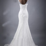 31008092735848.jpg Figure-Skimming White Lace Fishtail Wedding Dress with Double Straps