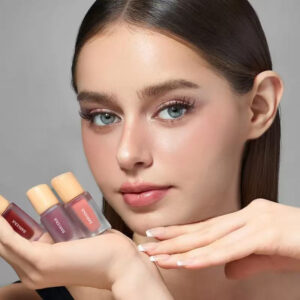 Waterproof Lip Gloss with Long-Lasting Smudge-Proof Wear