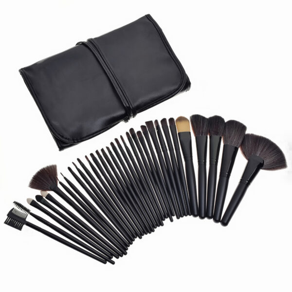 Store Your Makeup Brushes in a Bag with 2.5 cm Bristles