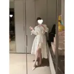 31e95e0c-c45a-48e3-af9e-3afcca478226.webp Refined British-Style Long Trench Coat with Pockets - Beige