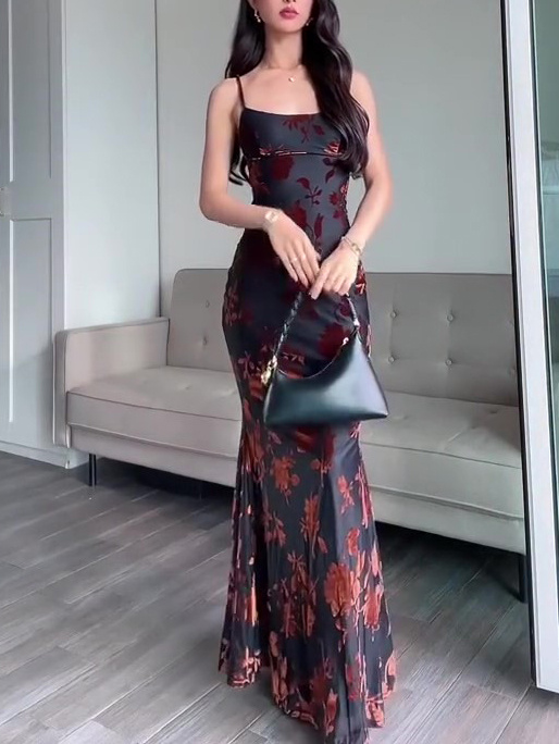 Black Flocked Strappy Maxi Dress Slim Fit with Elastic Comfort Black Flocked Strappy Maxi Dress Slim Fit with Elastic Comfort