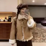 333fc5d7-692b-4bbe-b1cb-06677bba6a7a.webp Warm Thickened Lambswool Short Cotton Coat with Faux Fur