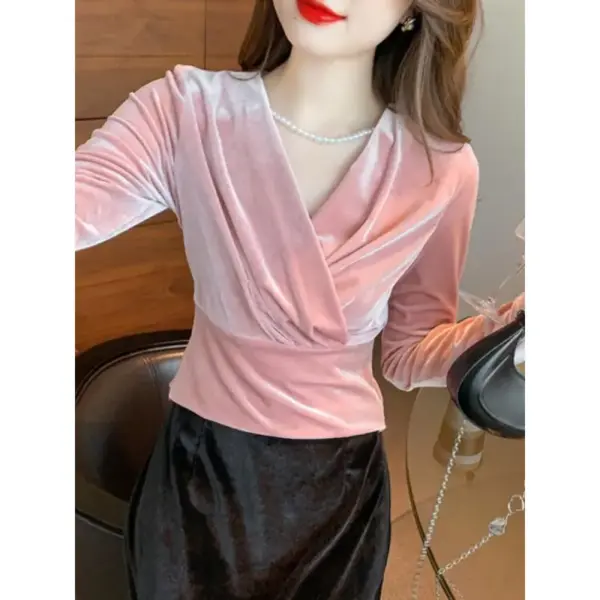Flattering Slim-Fit V-Neck Cropped Puff Sleeve Top