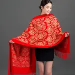 Warmth-Keeping Cashmere Scarf with Golden Silk Lily Embroidery