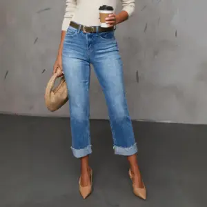 Comfort-Boosting Cuffed Capri Jeans with Slight Stretch - Blue