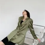 3b4d8912-671e-4dec-ad4b-85fcad11ab63.webp Lightweight Green Women’s Blazer Jacket for Easy Layering