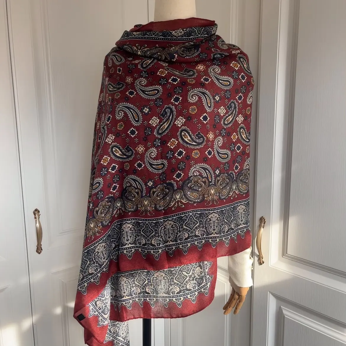 Lightweight Resort Beach Shawl for Women, Sun Protection Lightweight Resort Beach Shawl for Women, Sun Protection