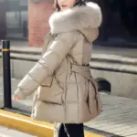 4102730e-b21b-4f4d-8911-142d9f649ddf.webp Warmth-Boosting Padded Down Jacket for Women, Slim Fit