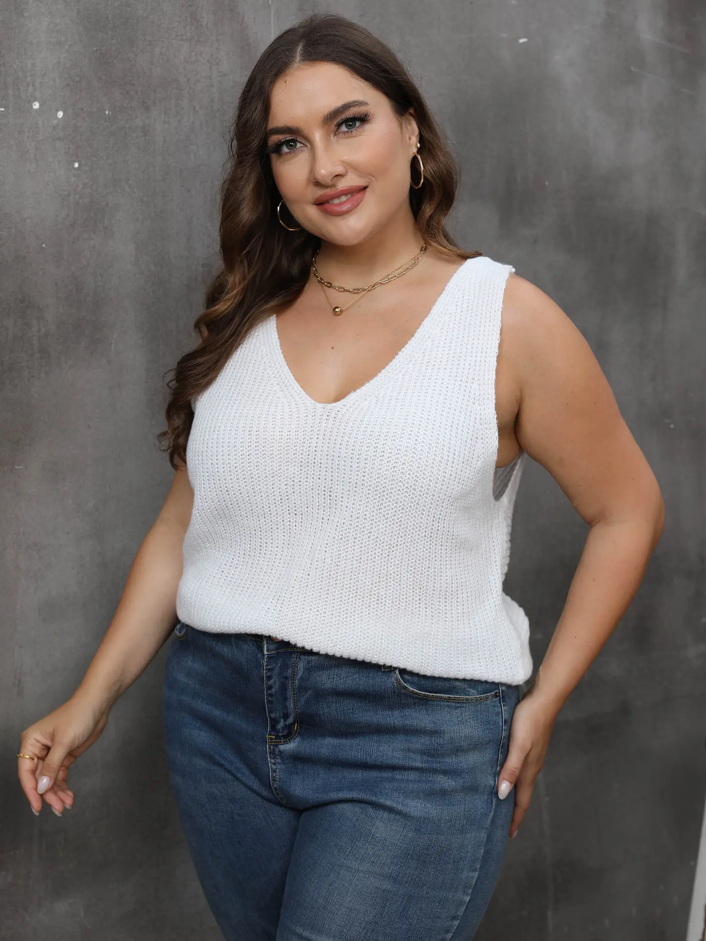 Loose-Fit V-Neck Sleeveless Knitted Base Sweater Top for Women