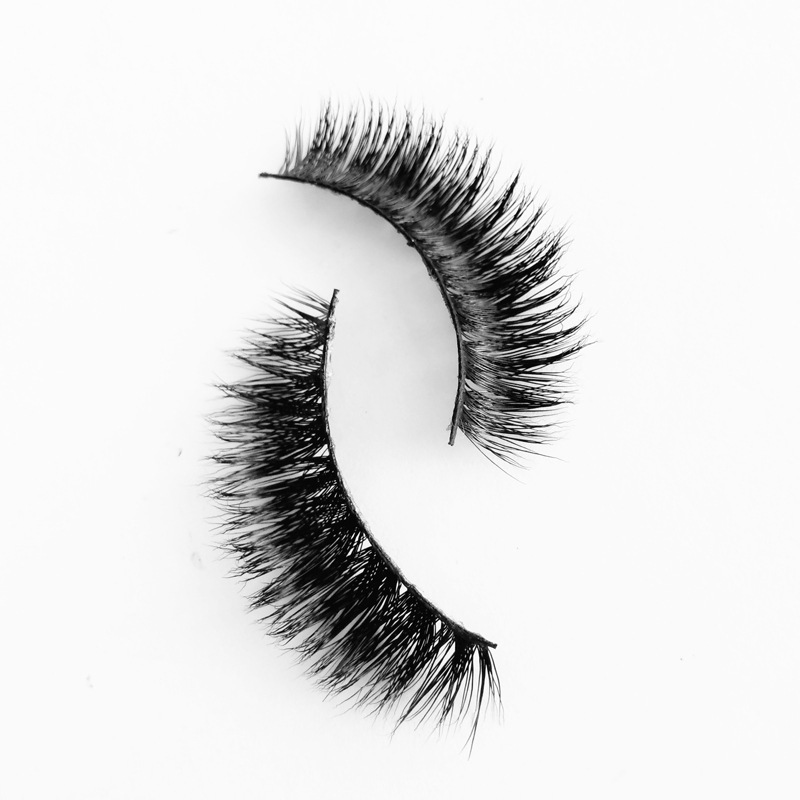 Natural Mink Fur False Eyelashes - Model 014 3 D Volume Natural Mink Fur False Eyelashes - Model 014 3 D Volume