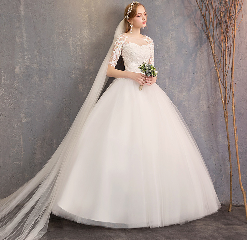 Flattering Plus Size Wedding Dress with Puff Skirt Flattering Plus Size Wedding Dress with Puff Skirt