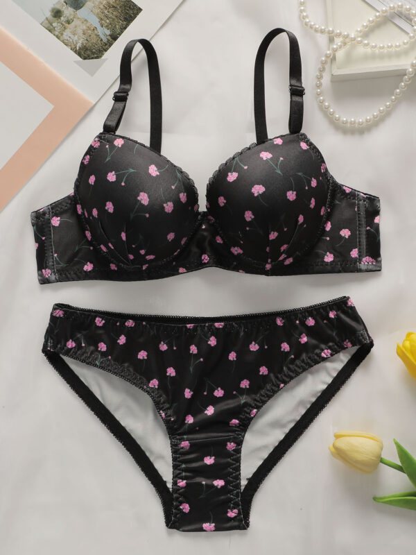 Minimalist Black Women’s Lingerie Set with S-XL Sizes