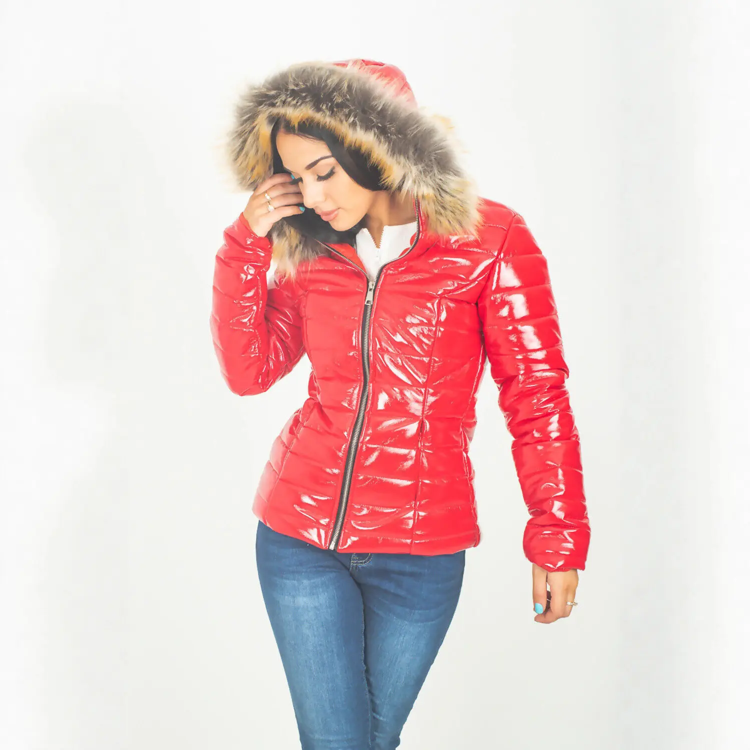 Warmth-Boosting Cropped Puffer Coat for Women With Faux Fur Collar