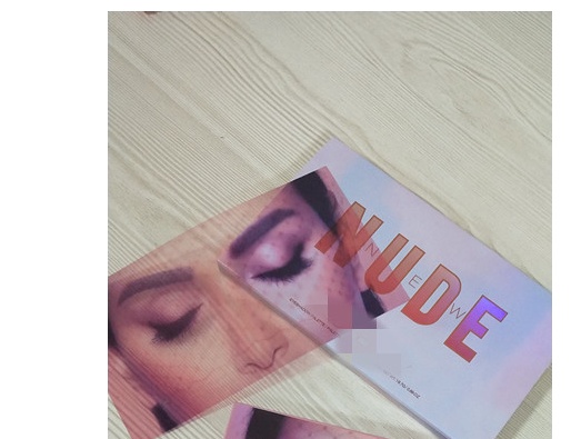 18-Color Earth Tone Eyeshadow Palette with Pearlescent Matte