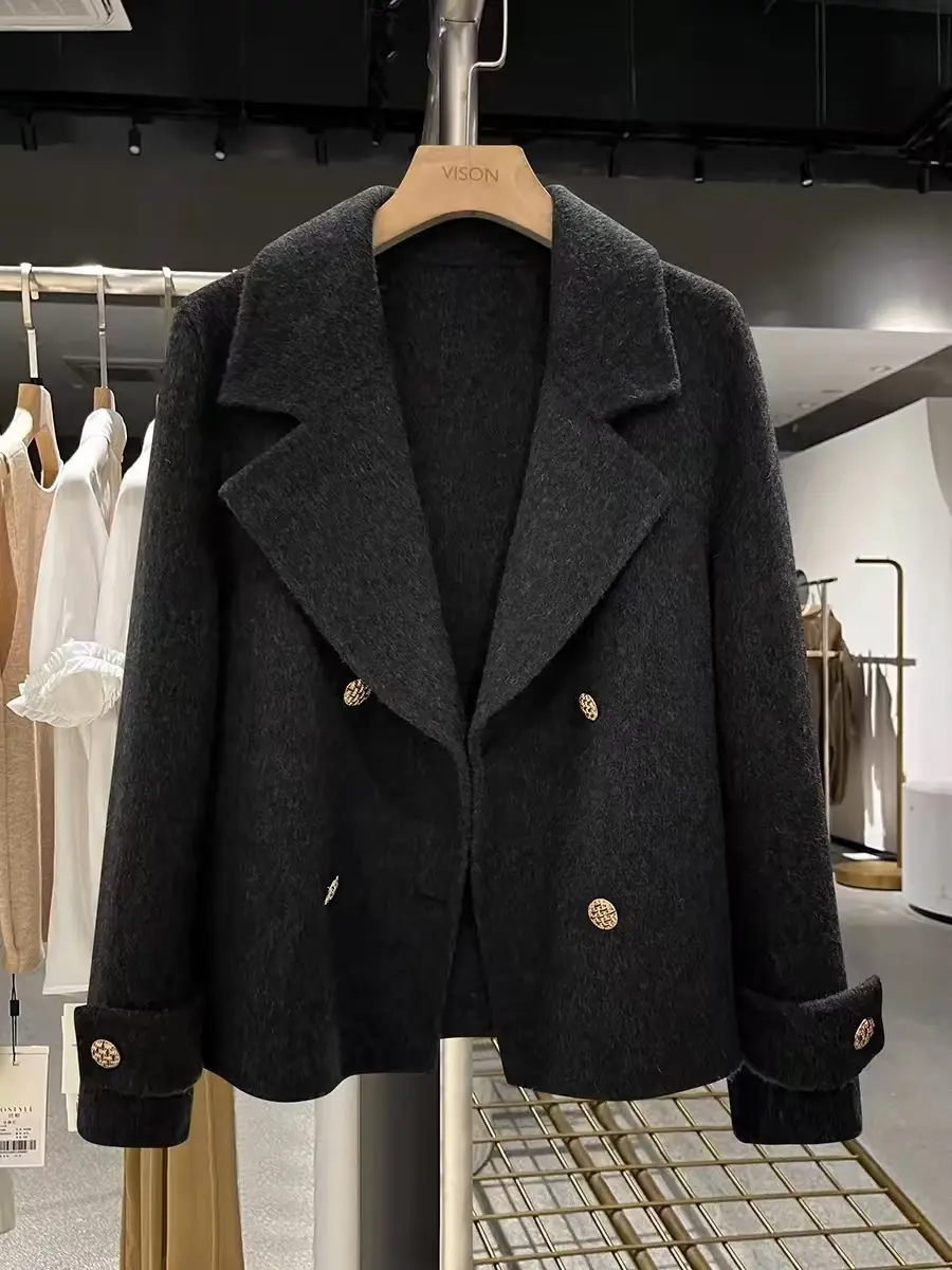 Elegant Women’s Wool Coat with Button Detail and 3 D Pattern Elegant Women’s Wool Coat with Button Detail and 3 D Pattern