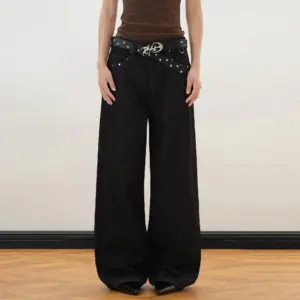 Relaxed Straight-Leg Denim Jeans for Men with Rivets