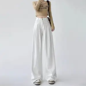 High-Waist White Wide-Leg Straight Jeans with Slight Stretch