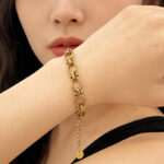 Retro Circular Panel Heart Bracelet for Couples in Stainless Steel