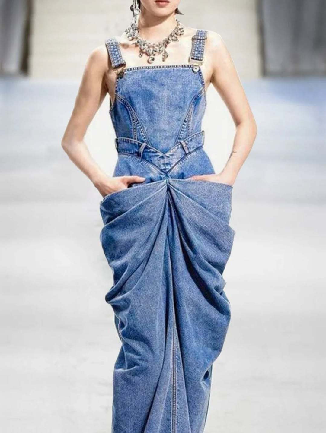 Denim Suspender Pleated Maxi Dress for Relaxed Daily Wear Denim Suspender Pleated Maxi Dress for Relaxed Daily Wear