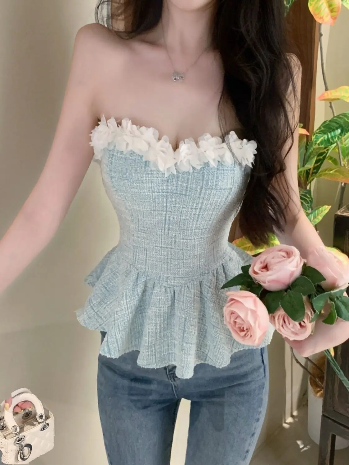 Chic Lace-Trim Strapless Short Top with 3 D Detail Chic Lace-Trim Strapless Short Top with 3 D Detail