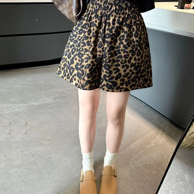 Women's Loose Summer Drapey Straight-Cut Cropped Pants Women's Loose Summer Drapey Straight-Cut Cropped Pants