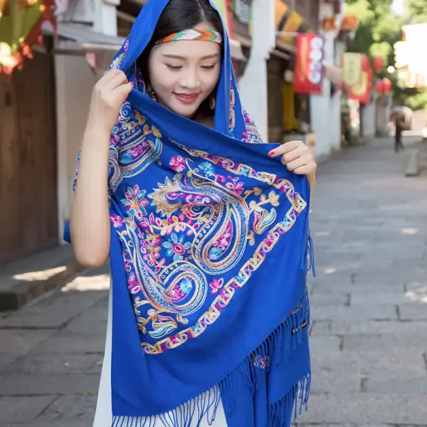 Warmth-Boosting Embroidered Cashmere Scarf, Great Wall Pattern