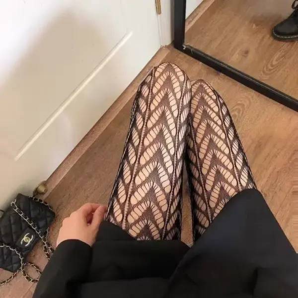 Sexy Leaf Pattern Fishing Net Socks with Lace Hollow Bottom