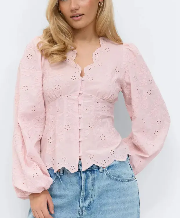 Slim Fit Lace-Trim Cotton Women’s Shirt with Princess Sleeves Slim Fit Lace-Trim Cotton Women’s Shirt with Princess Sleeves